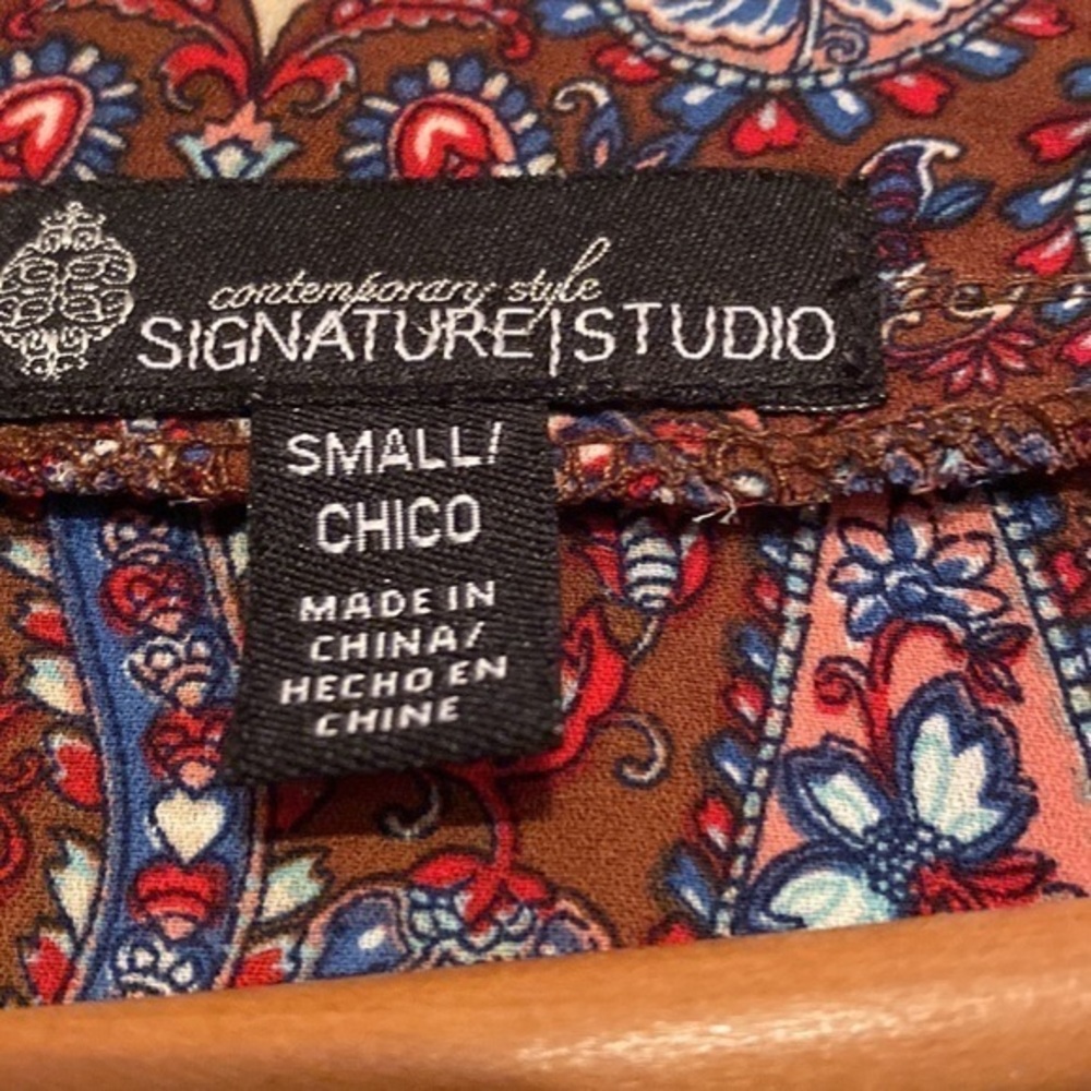 Signature studio v neck top - Picture 4 of 6